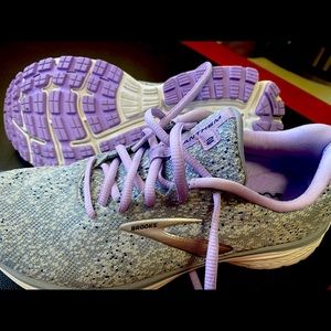 Brooks Anthem II womens size 9